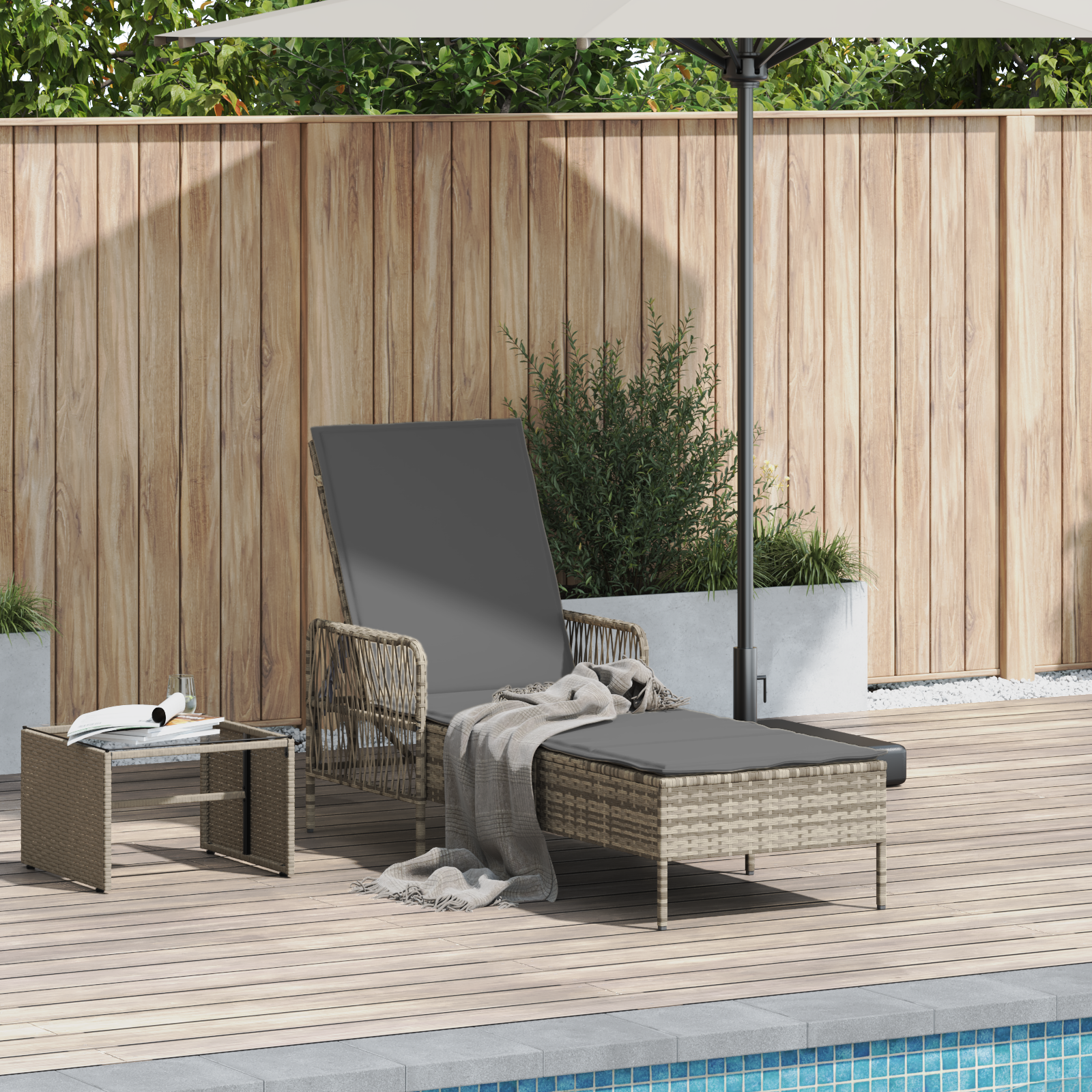 Sonnenliege Hellgrau PE Rattan 157 x 55 x 92 cm Faltbar - Your Garden Eden